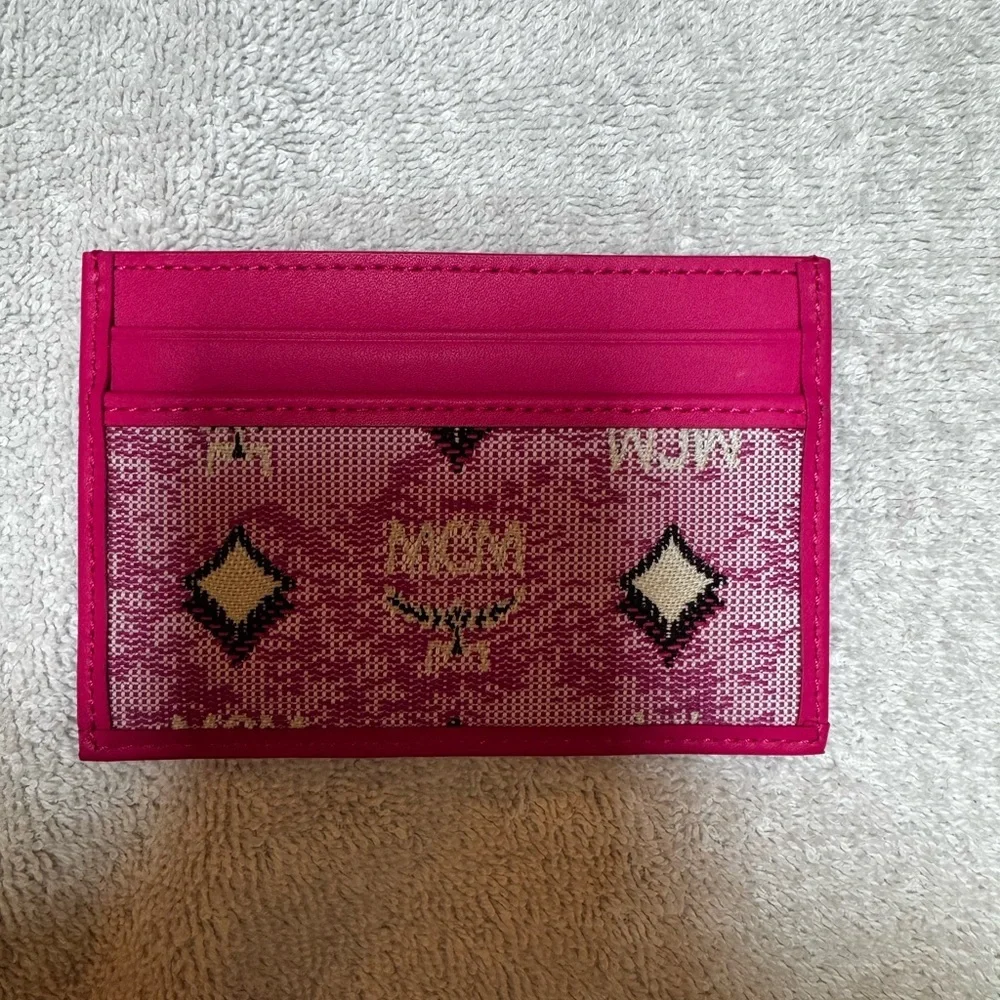 MCM Pink and White Card Holder NWT ALL INCLUSIVE